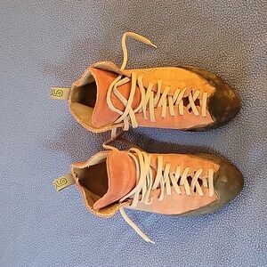 Women's Rock Climbing Shoes, Asolo Entrada size 6 (6001-6)